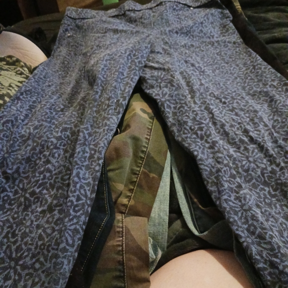 Women's Jean's bundle - Picture 5 of 6